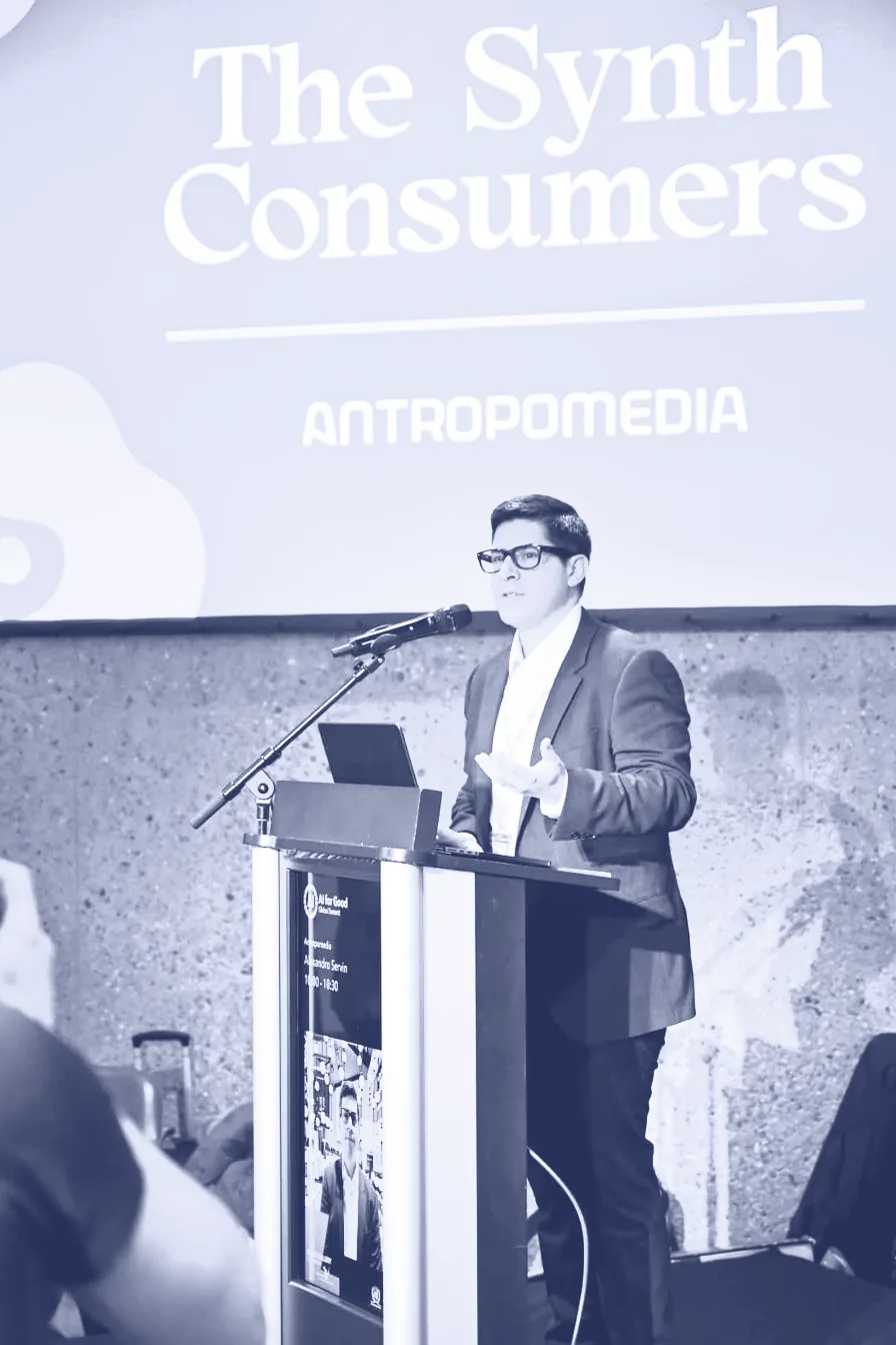 Alex Servin en AI for Good presentando The Synth Consumers